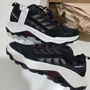 Merrell Women's Black and Burgundy Athletic Shoes